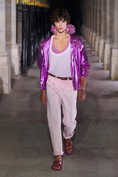 Look 11